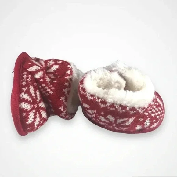 Red Knitted Baby Slippers - Picture 3 of 6